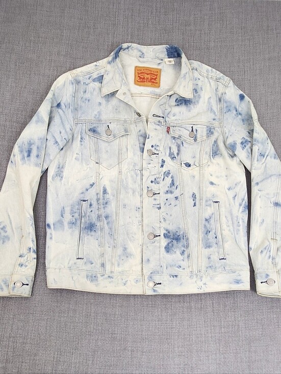 Levi's Jackets & Blazers - Levis Acid Wash Button Down 100% Cotton Denim Jean Jacket. Large
